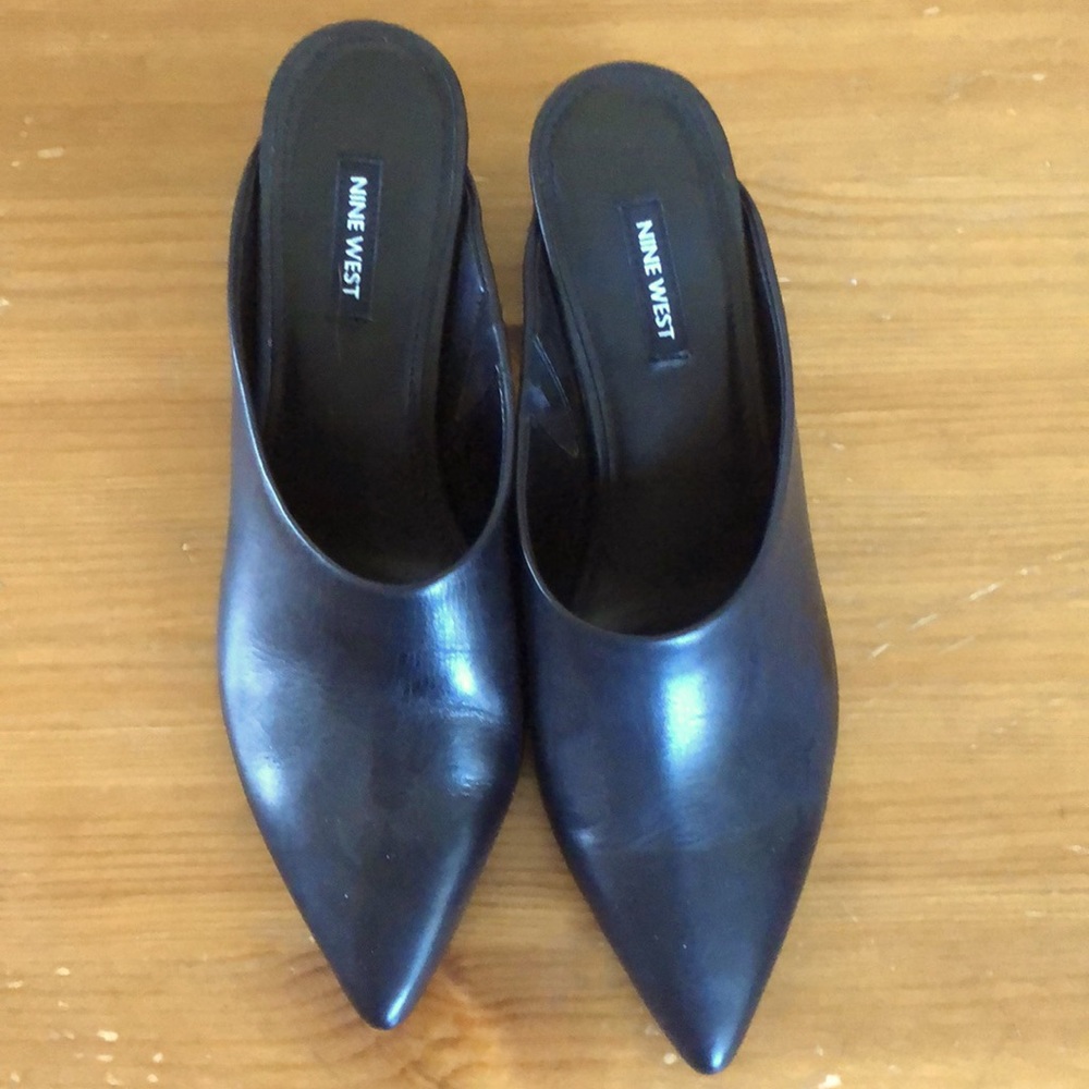 Women’s Nine West, sz 8.5, black, thick-heeled mule